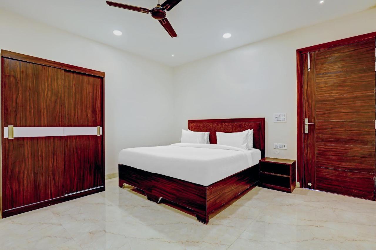 Collection O Hotel Aditya Palace Near Leisure Valley Park Gurgaon Exterior foto