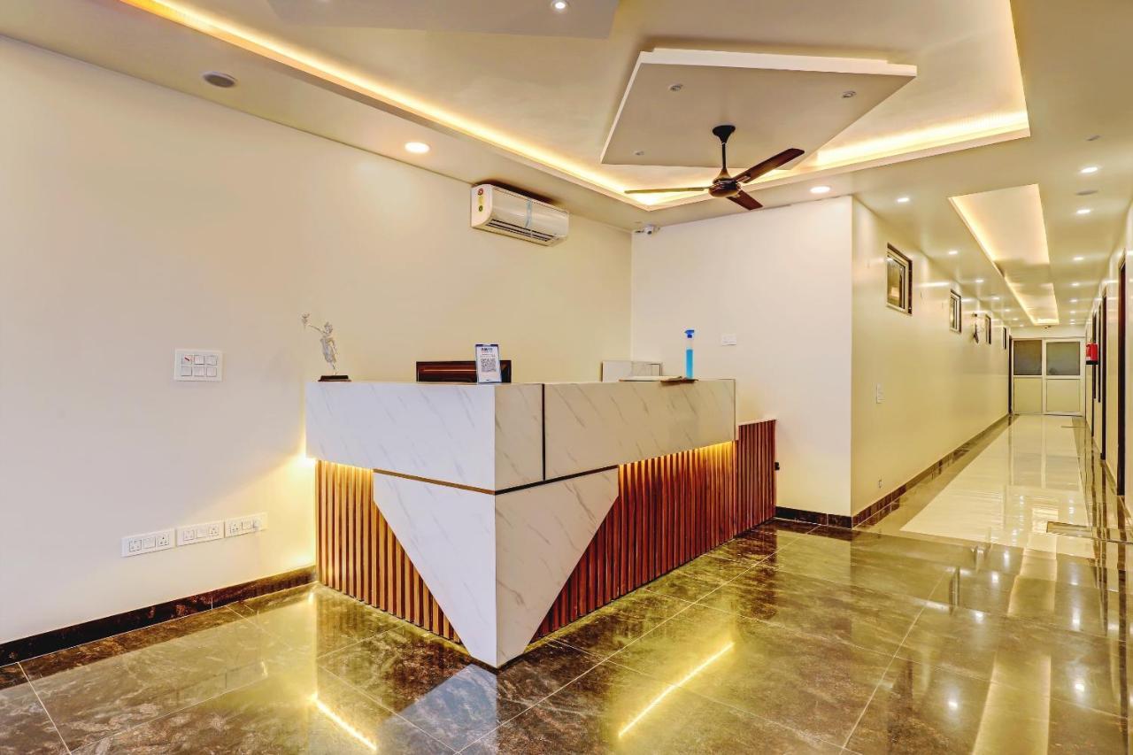 Collection O Hotel Aditya Palace Near Leisure Valley Park Gurgaon Exterior foto